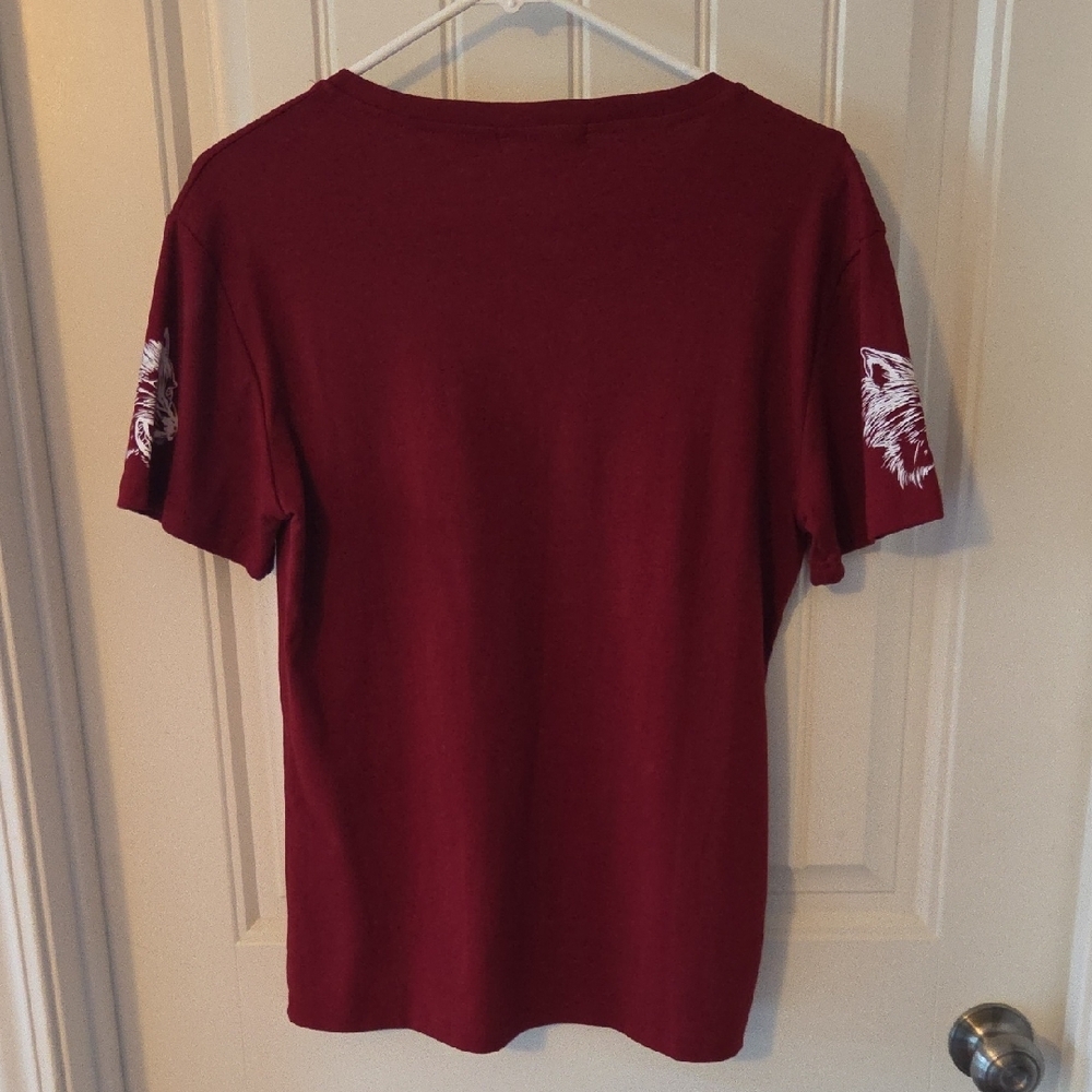 Dark Red Wolf Shirt - Picture 4 of 7
